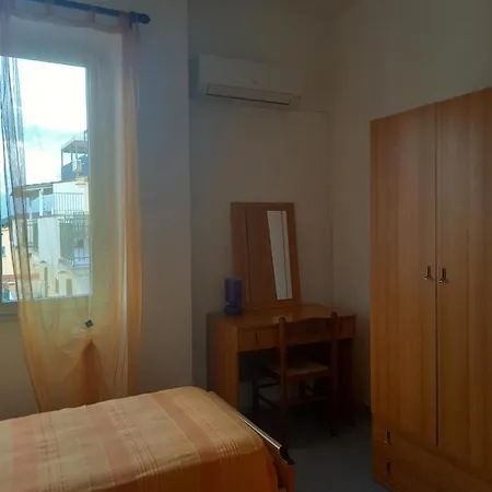 Residenza Del Sole Al 14 이스키아